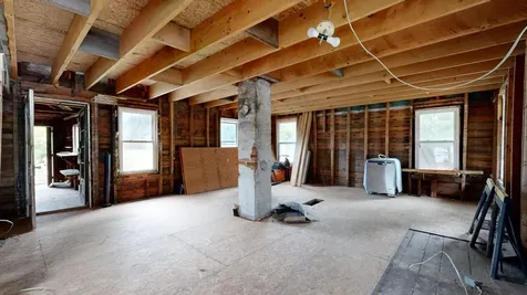 529 Riverside Drive Auburn ME 04210