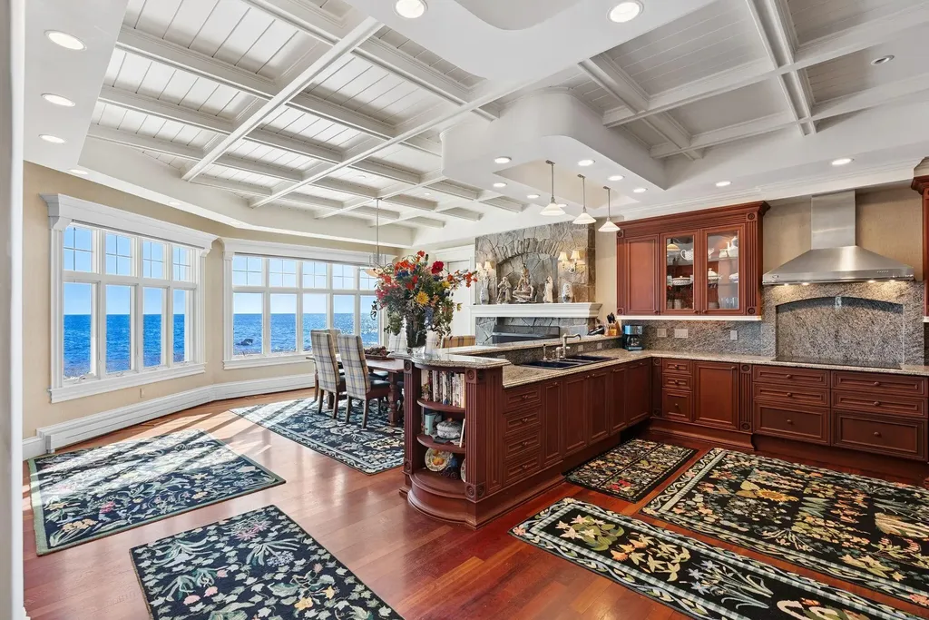 17 Seaview Avenue Kennebunkport ME 04046