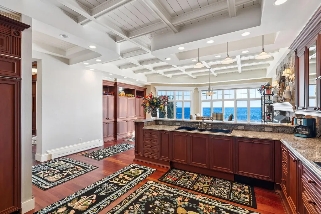 17 Seaview Avenue Kennebunkport ME 04046