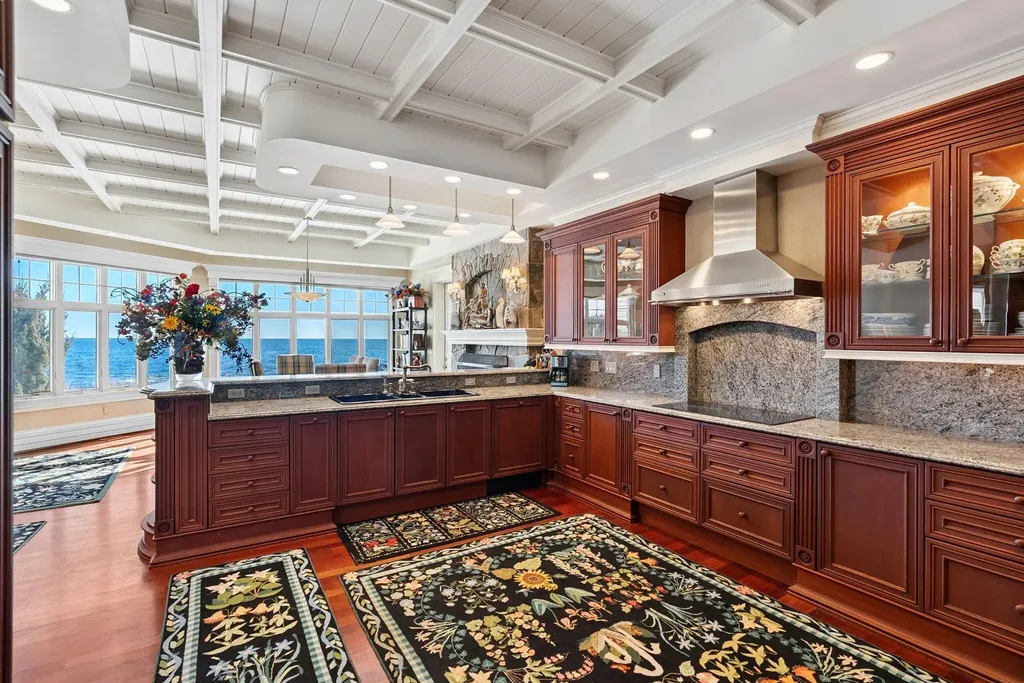 17 Seaview Avenue Kennebunkport ME 04046