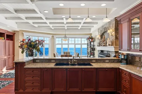 17 Seaview Avenue Kennebunkport ME 04046