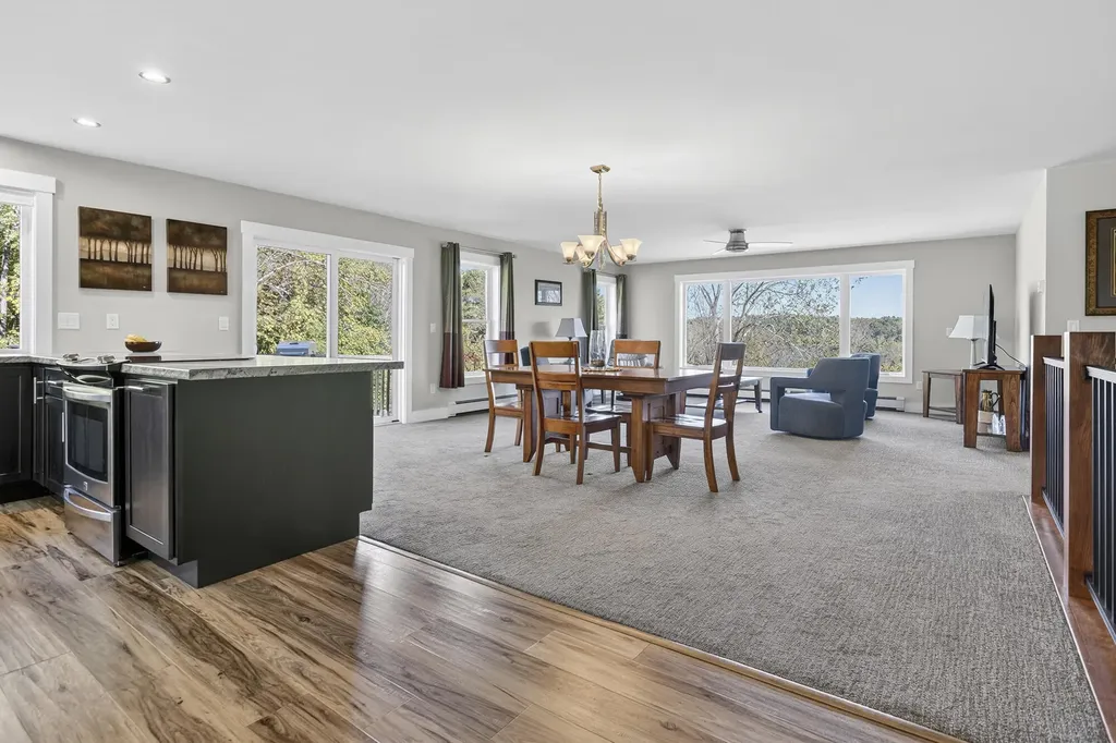 27 Hillside Avenue Falmouth ME 04105