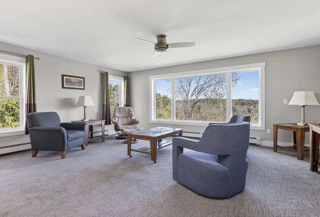27 Hillside Avenue Falmouth ME 04105