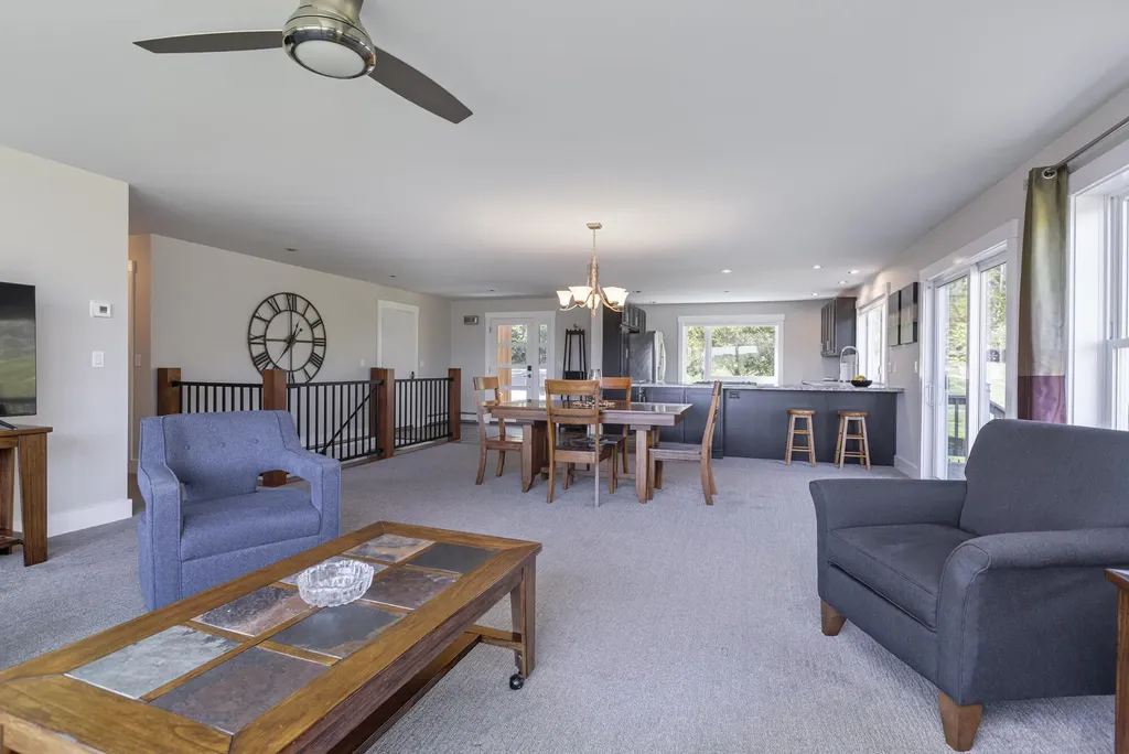 27 Hillside Avenue Falmouth ME 04105