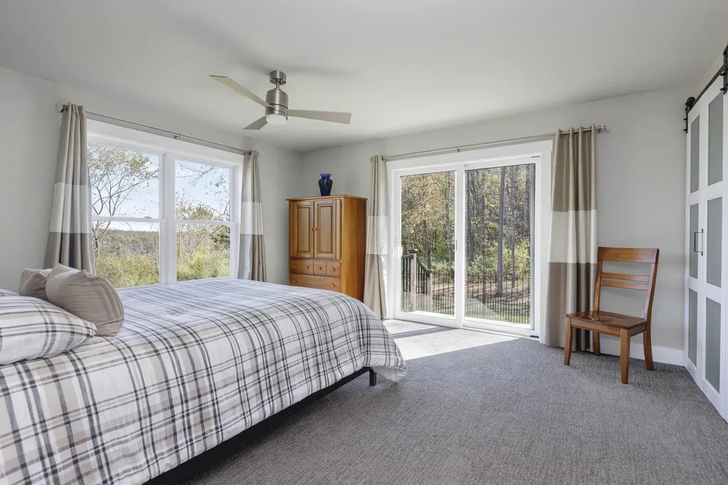 27 Hillside Avenue Falmouth ME 04105