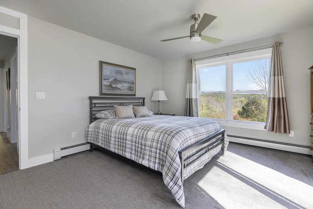 27 Hillside Avenue Falmouth ME 04105