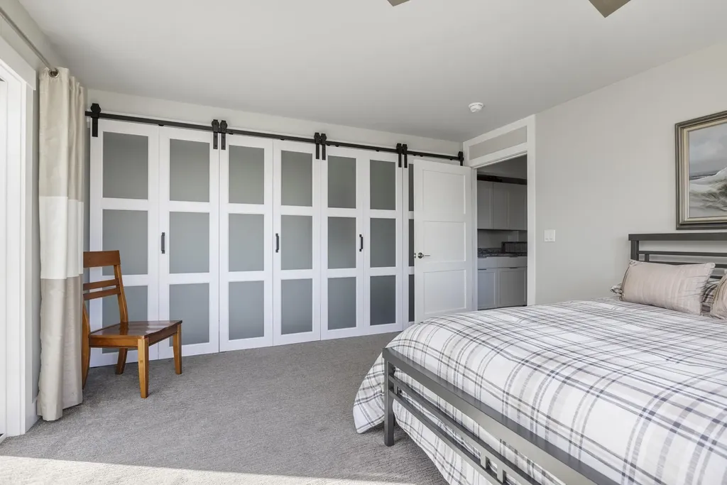 27 Hillside Avenue Falmouth ME 04105