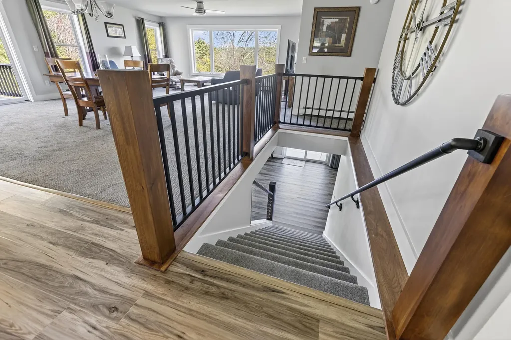 27 Hillside Avenue Falmouth ME 04105