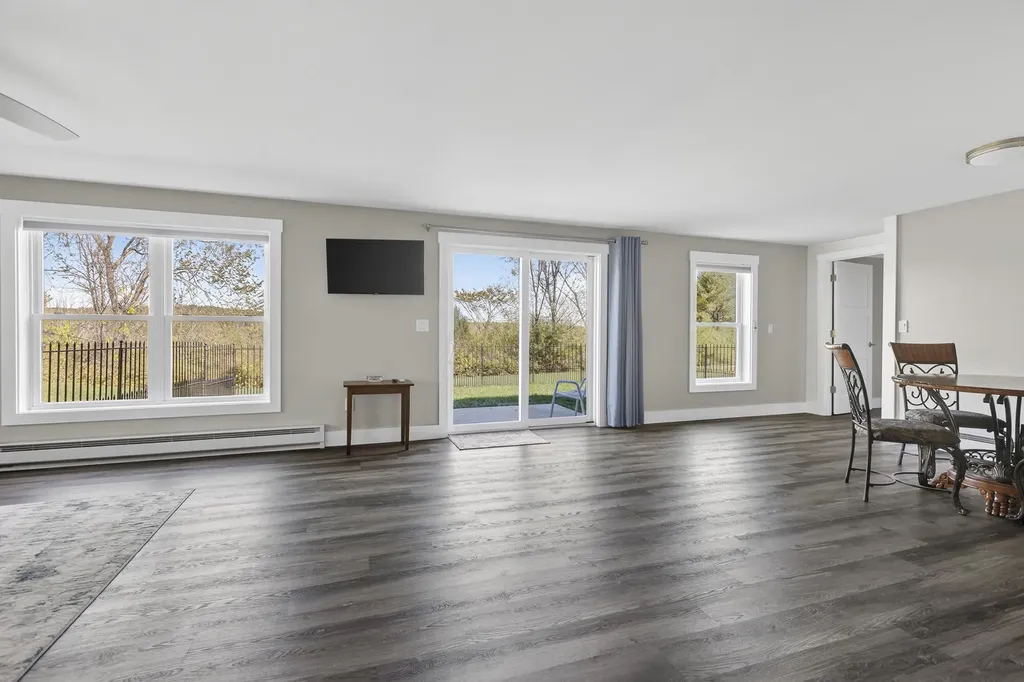 27 Hillside Avenue Falmouth ME 04105