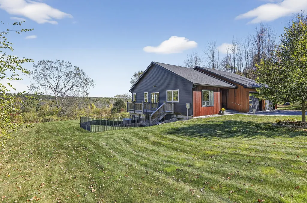 27 Hillside Avenue Falmouth ME 04105