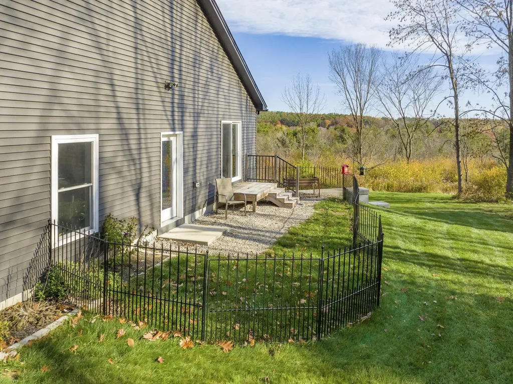27 Hillside Avenue Falmouth ME 04105