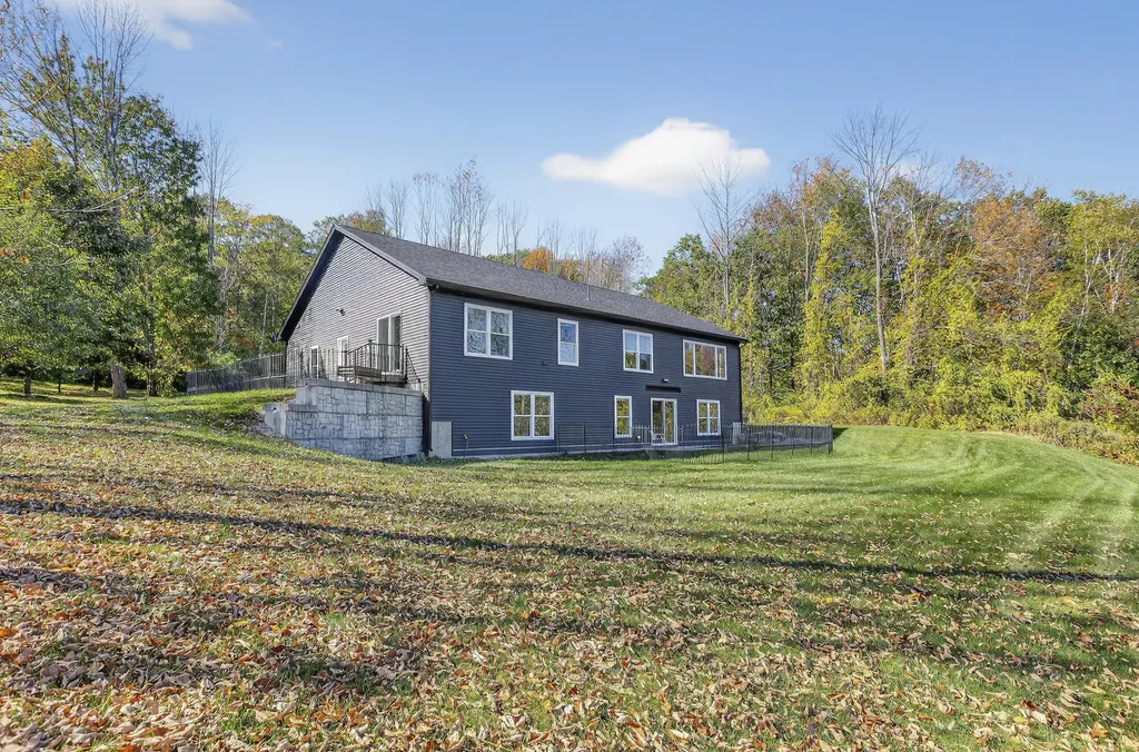27 Hillside Avenue Falmouth ME 04105