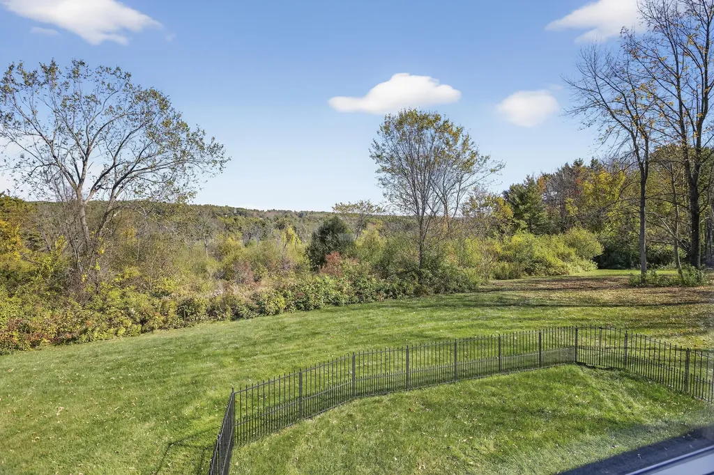 27 Hillside Avenue Falmouth ME 04105