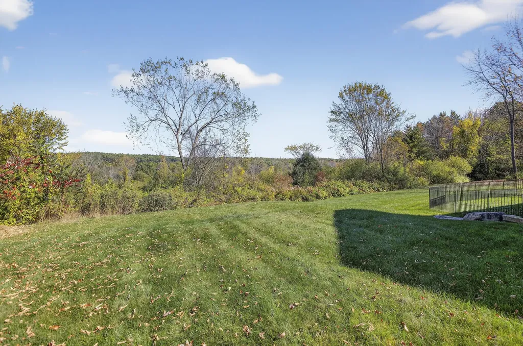 27 Hillside Avenue Falmouth ME 04105