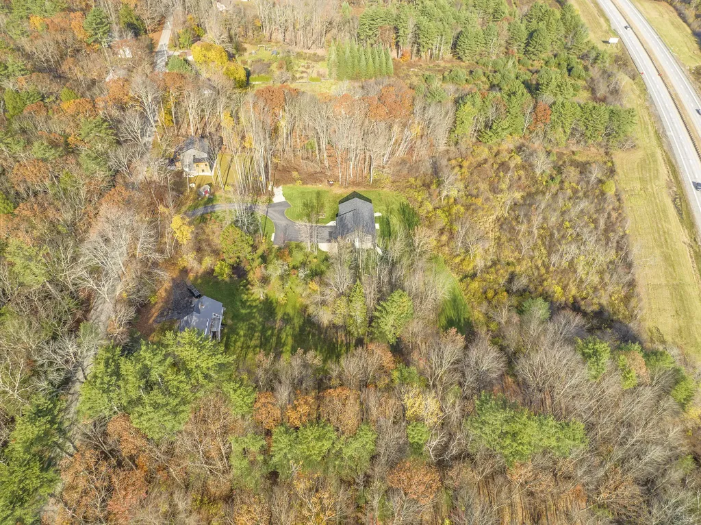 27 Hillside Avenue Falmouth ME 04105