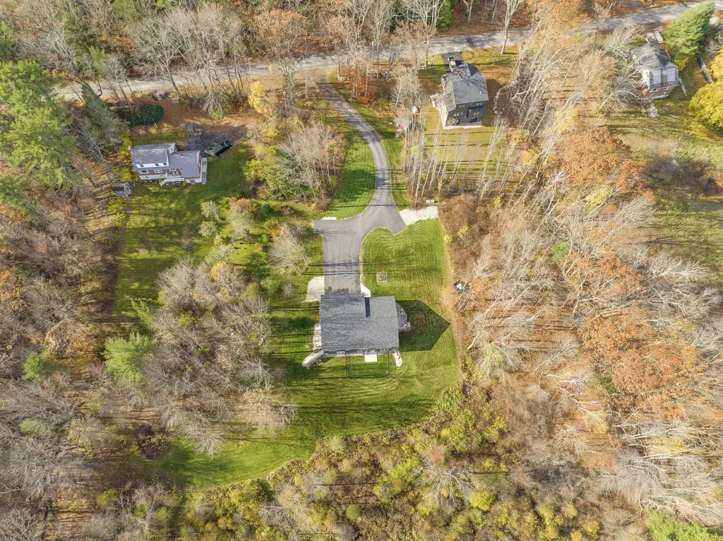 27 Hillside Avenue Falmouth ME 04105