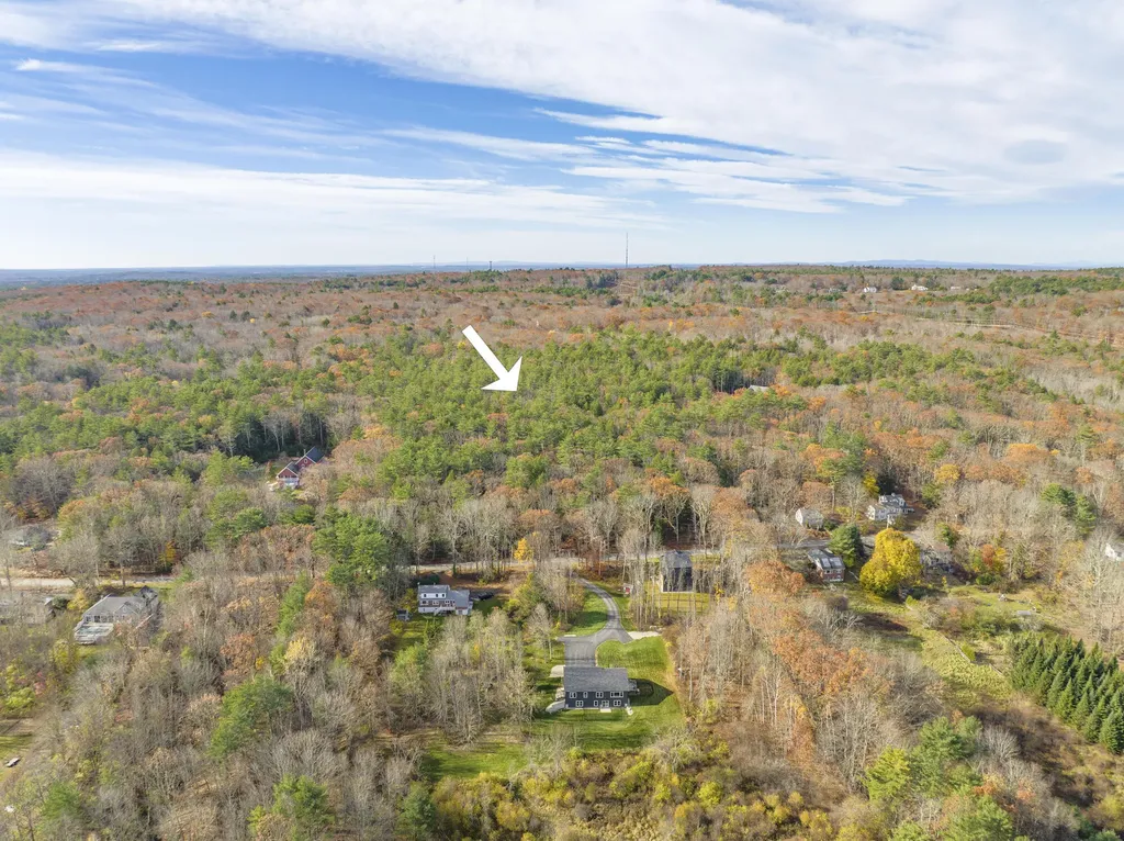 27 Hillside Avenue Falmouth ME 04105