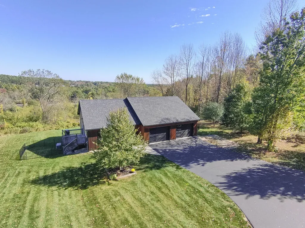 27 Hillside Avenue Falmouth ME 04105