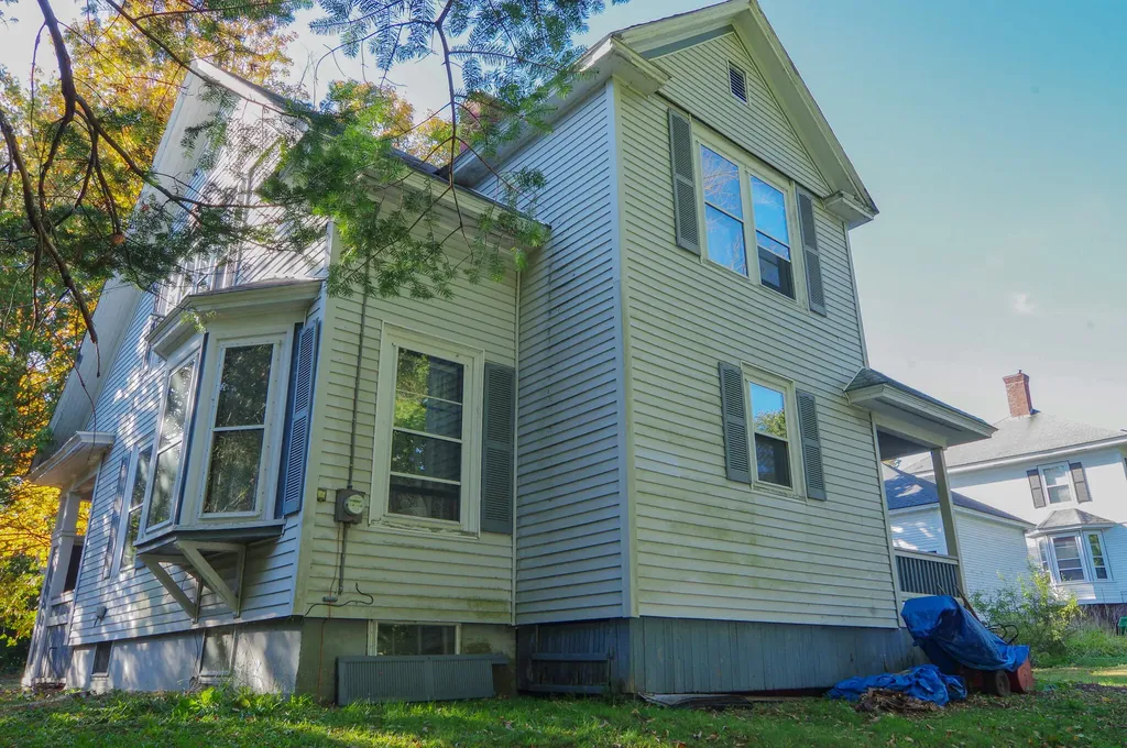 14 School Street Dexter ME 04930