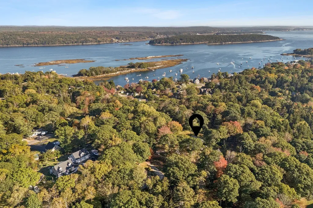 12 Harbor Heights Harpswell ME 04079