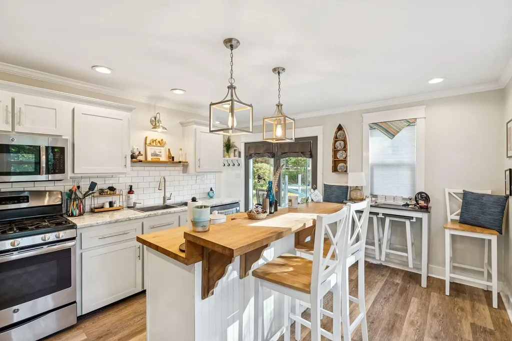 12 Harbor Heights Harpswell ME 04079