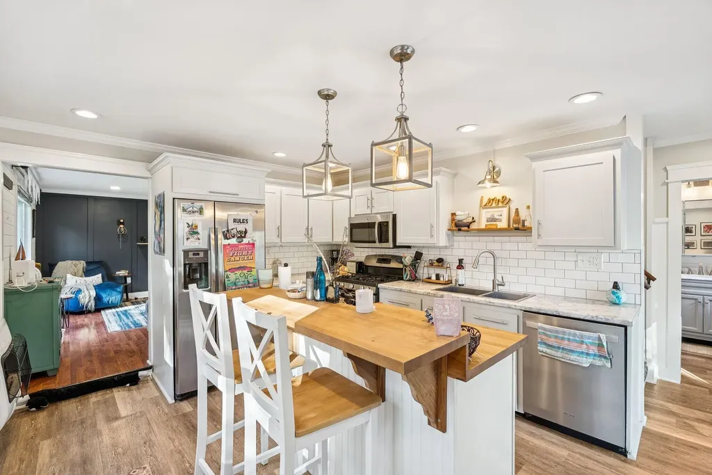 12 Harbor Heights Harpswell ME 04079