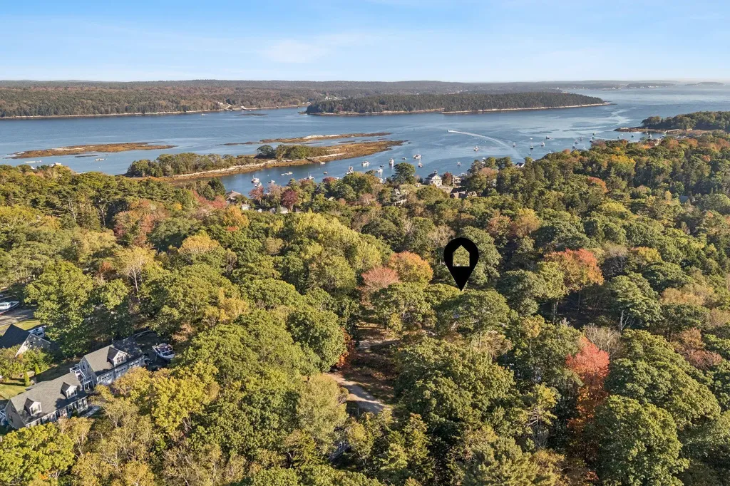 12 Harbor Heights Harpswell ME 04079
