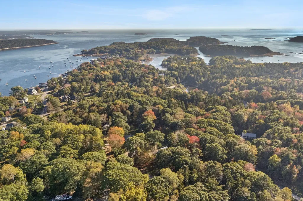 12 Harbor Heights Harpswell ME 04079