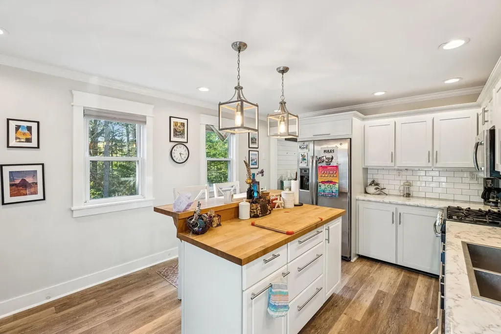 12 Harbor Heights Harpswell ME 04079