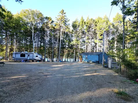 40 Trails End Lincoln ME 04457
