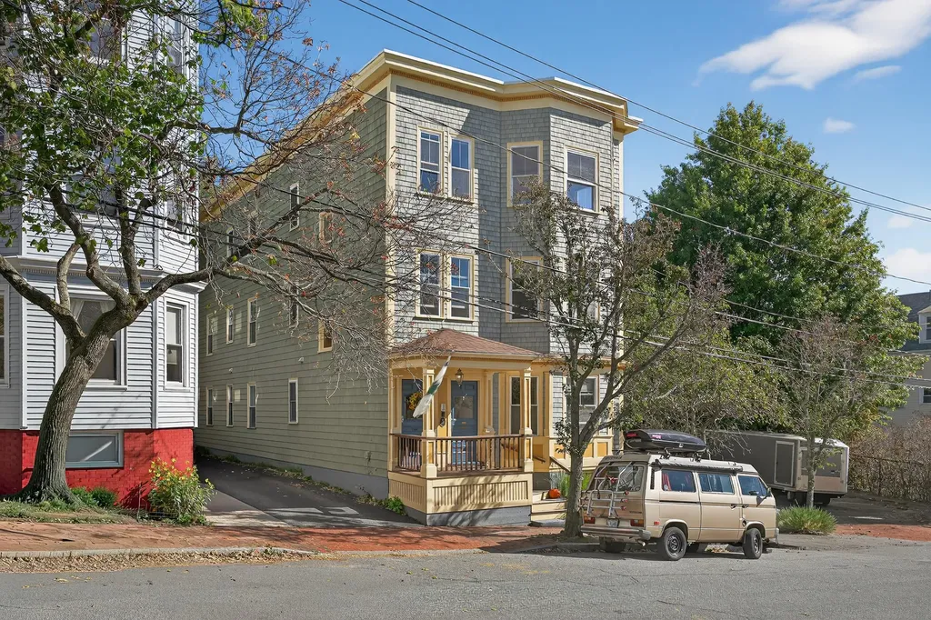 21 Sheridan Street Portland ME 04101