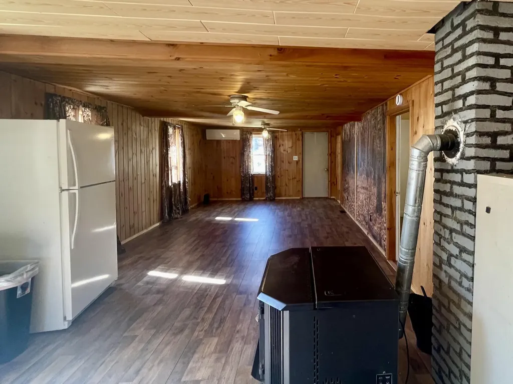 879 Hudson Road Glenburn ME 04401