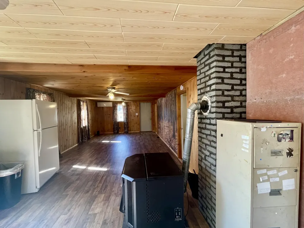 879 Hudson Road Glenburn ME 04401