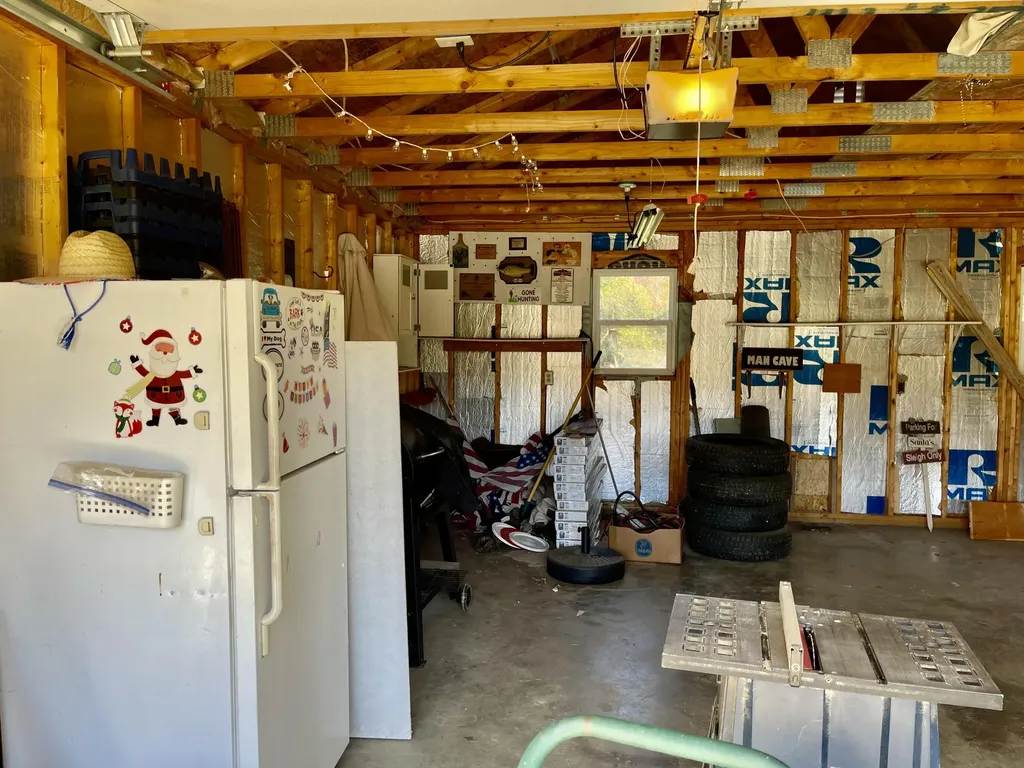 879 Hudson Road Glenburn ME 04401