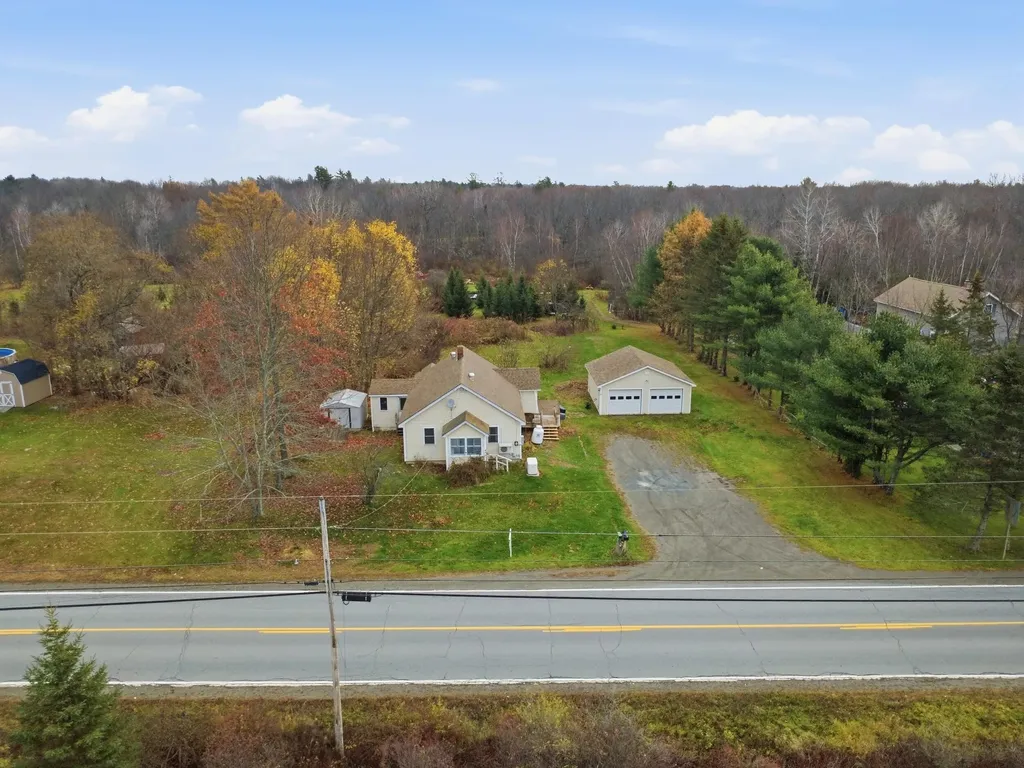 879 Hudson Road Glenburn ME 04401