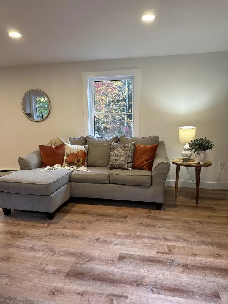 19 Estate Road Naples ME 04055