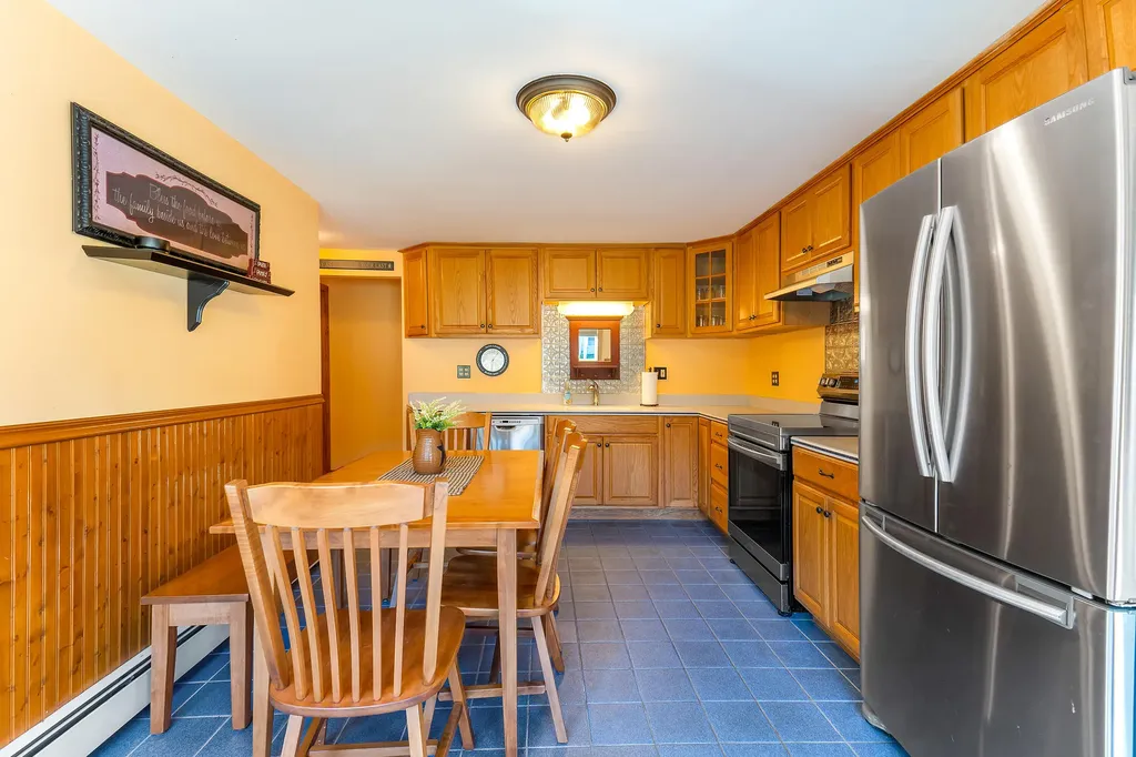 10 Loon Pond Road Sabattus ME 04280