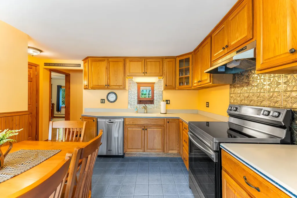 10 Loon Pond Road Sabattus ME 04280