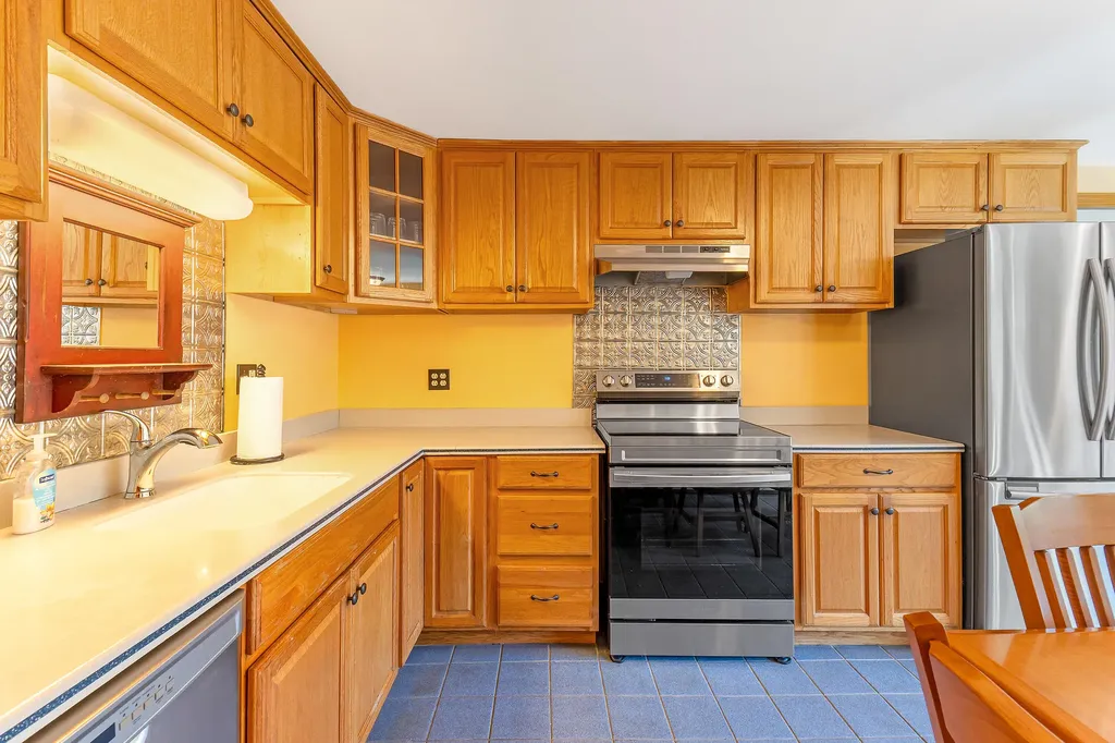 10 Loon Pond Road Sabattus ME 04280