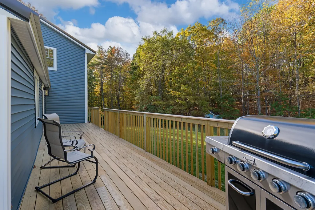 10 Loon Pond Road Sabattus ME 04280