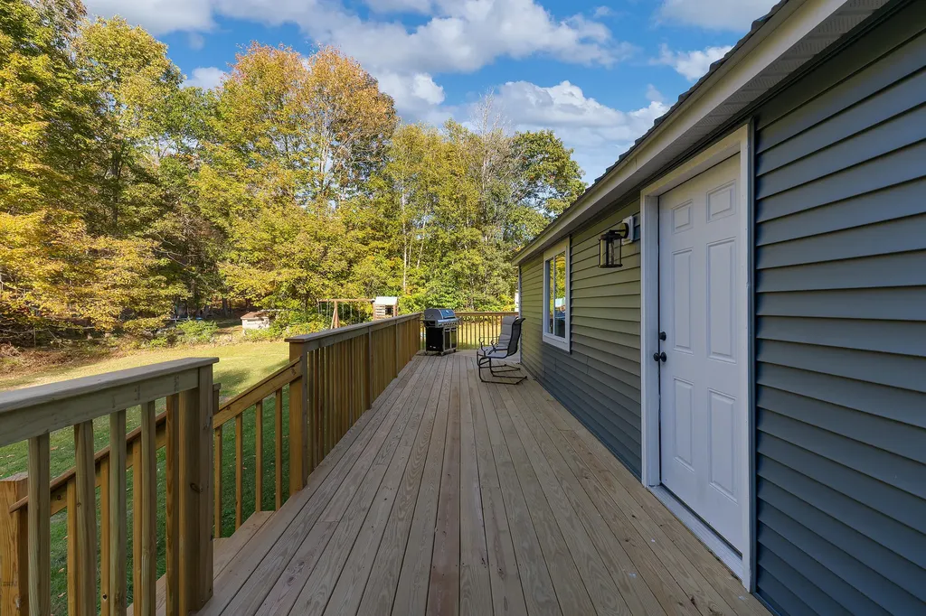 10 Loon Pond Road Sabattus ME 04280