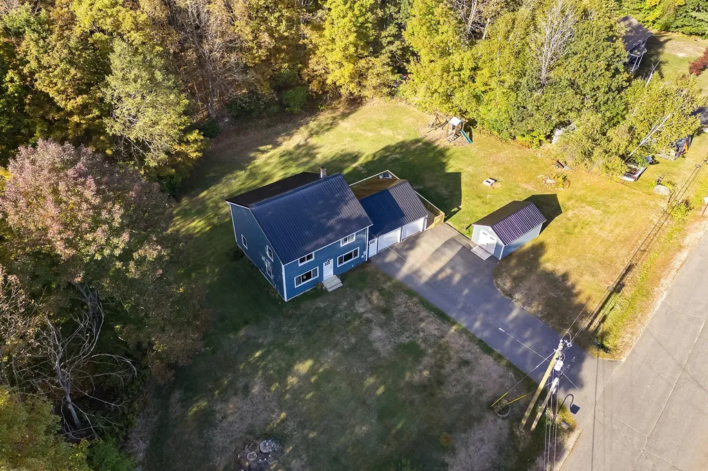 10 Loon Pond Road Sabattus ME 04280