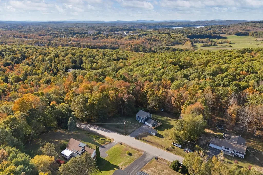10 Loon Pond Road Sabattus ME 04280
