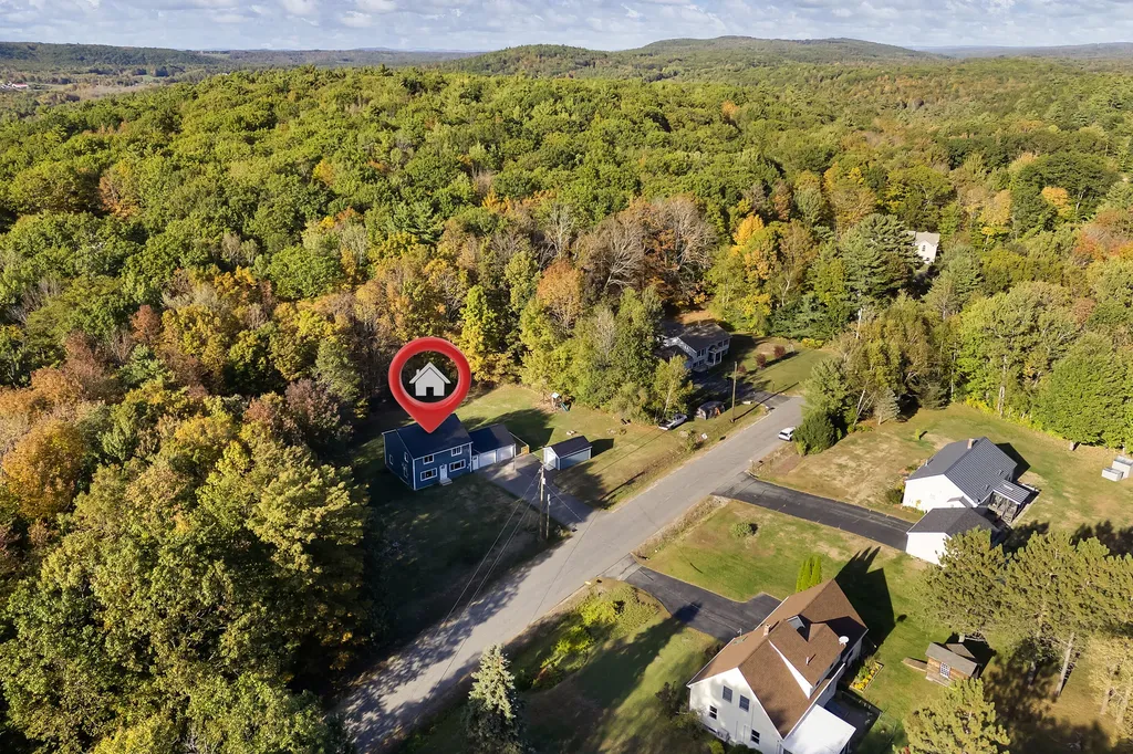 10 Loon Pond Road Sabattus ME 04280