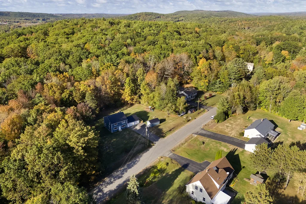 10 Loon Pond Road Sabattus ME 04280