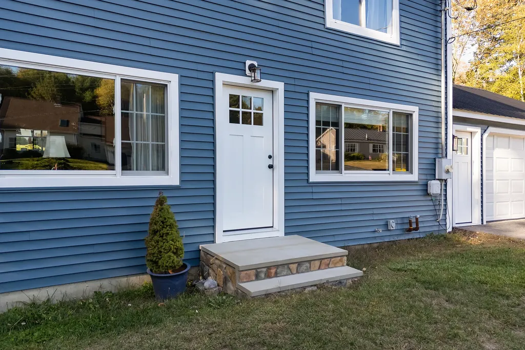 10 Loon Pond Road Sabattus ME 04280