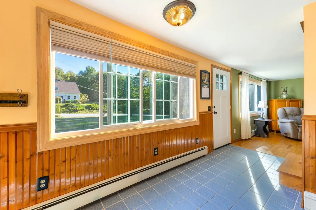 10 Loon Pond Road Sabattus ME 04280