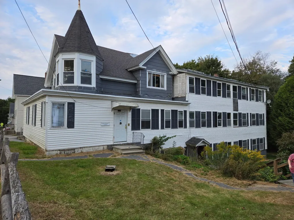 33 Washington Street Augusta ME 04330
