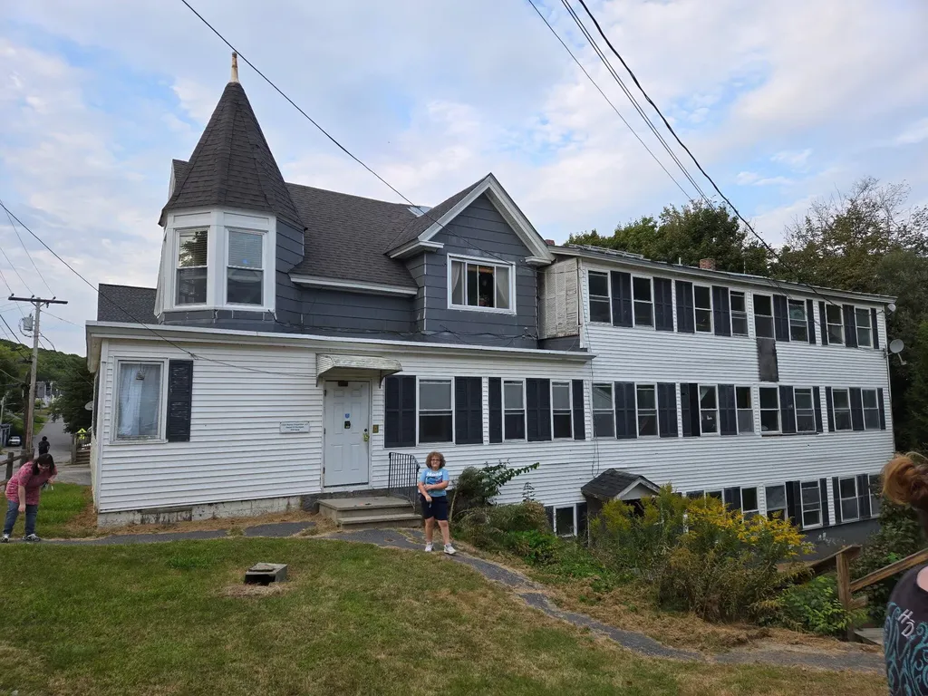 33 Washington Street Augusta ME 04330