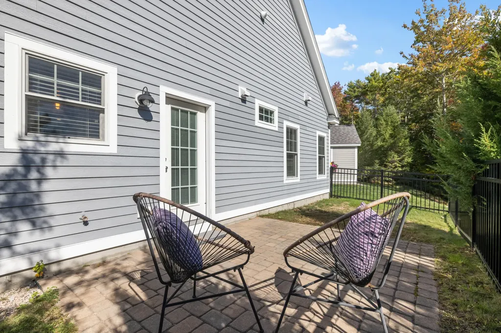 16 Sunrise Lane Arundel ME 04046